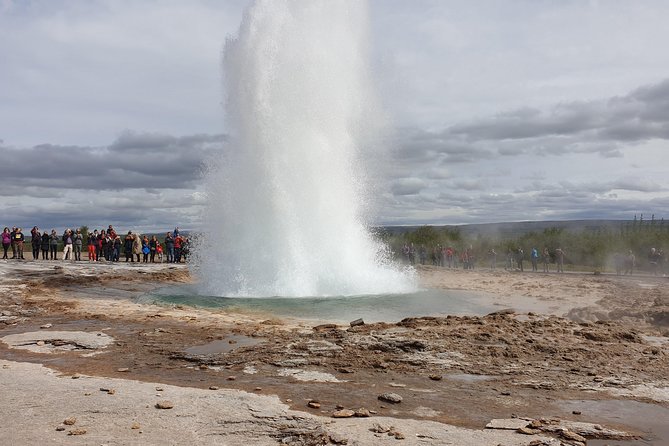 Golden Circle - Puffin Travel Private tour - Strokkur’s Reliable Eruption Cycle