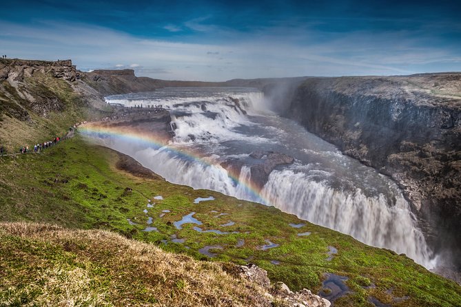 Golden Circle & Silfra Snorkeling Small-Group Supersaver Combo - Hot chocolate, lunch, and the road to Geysir
