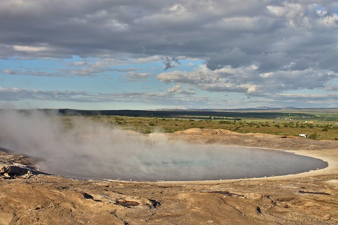 Golden Circle with extra G - Strokkur: the Golden Circle’s timed burst of steam