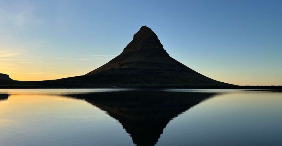 Grundarfjörður: Midnight Sun Kayaking Adventure - Why kayaking beneath Kirkjufell feels different