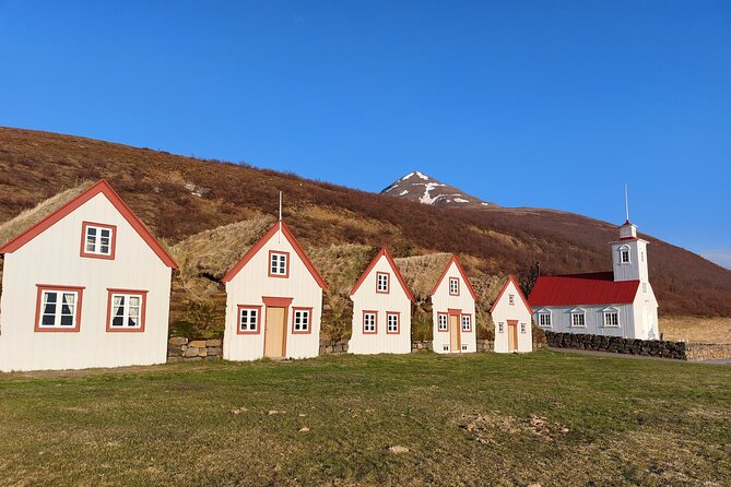 Half-Day Combo Tour to Goðafoss, Laufas and The Christmas House - Goðafoss: the reason to take the drive