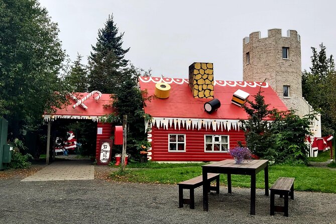 Half-Day Combo Tour to Goðafoss, Laufas and The Christmas House - Guides, vehicles, and the rhythm of the day