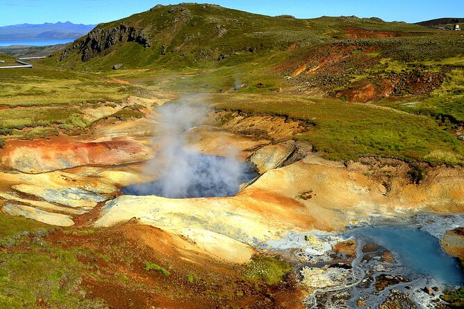 Helicopter tour from Reykjavik: Hengill Area with at site landing - The Hengill landing is the heart of the experience