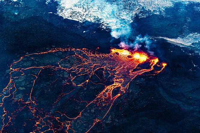 Helicopter Tour Over Iceland’s Reykjanes Volcano Eruption Site - Why the small group makes a difference