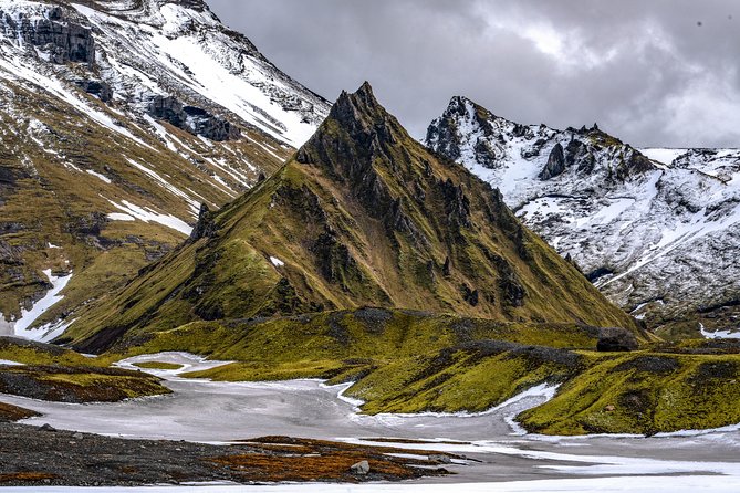 Ice Cave at Katla Volcano - Group size, timing, and photo patience