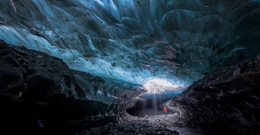 Iceland: Ice Cave Captured with Professional Photos - Key points to know before you book