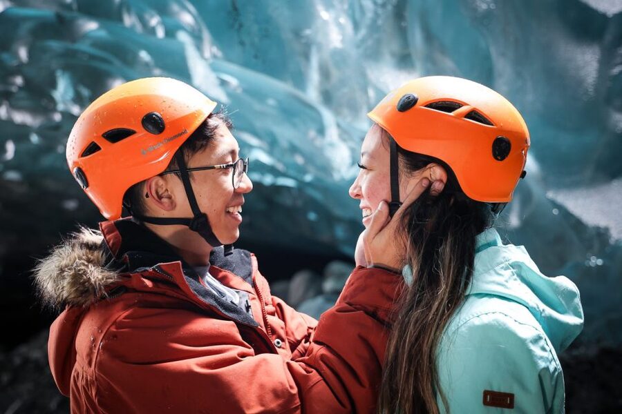 Iceland: Ice Cave Captured with Professional Photos - What the three hours feel like
