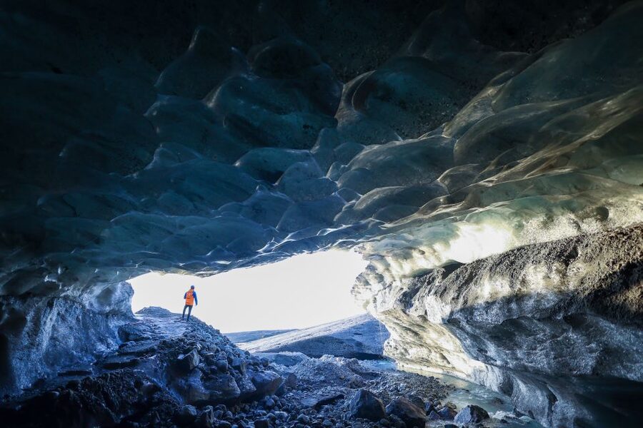Iceland: Ice Cave Captured with Professional Photos - Should you book it?