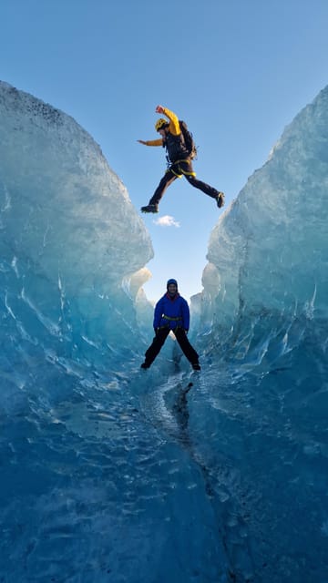 Jökulsárlón: Blue Ice Cave Tour and Glacier Walk - The 1 to 1.5 hour walk across Vatnajökull