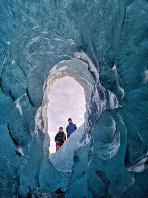 Jökulsárlón: Blue Ice Cave Tour and Glacier Walk - Entering the blue ice cave