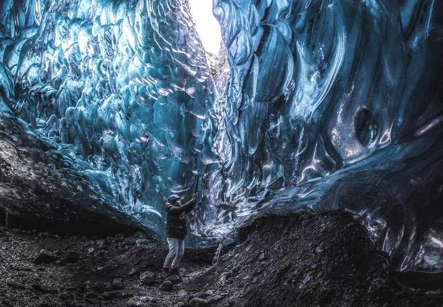 Jökulsárlón: Crystal Ice Cave Super Jeep Tour - Timing and crowds inside the cave