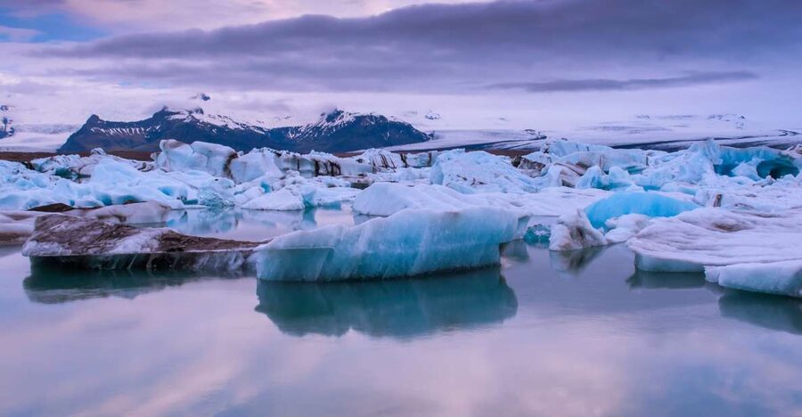 Jökulsárlón Floating Glacier & Diamond Beach Day Tour - A private guide changes the pace