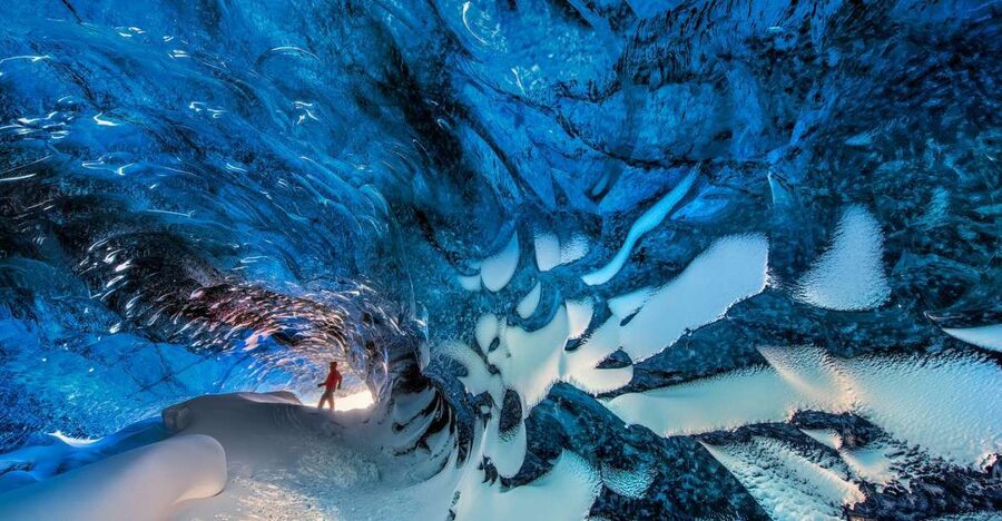 Jökulsárlón: Vatnajökull Ice Cave Guided Tour - Entering a real ice cave beneath Vatnajökull