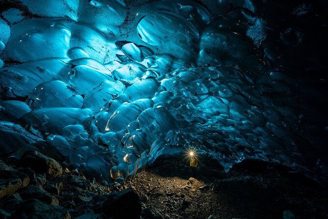 Jökulsárlón: Visit a Natural Blue Ice Cave - The 45-Minute Ride Toward the Glacier