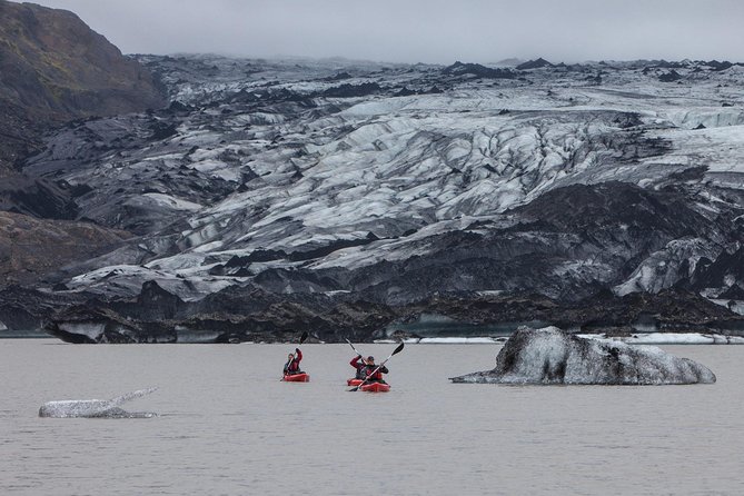 Kayaking on the Sólheimajökull Glacier Lagoon - Safety instruction and first strokes