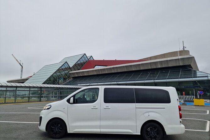 Keflavik Airport Private Transfer Round Trip - What the $330 group price really means