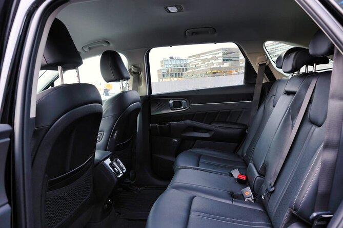 Keflavik Airport To Skarfabakki Harbour Private Transportation - Family Details That Make a Difference