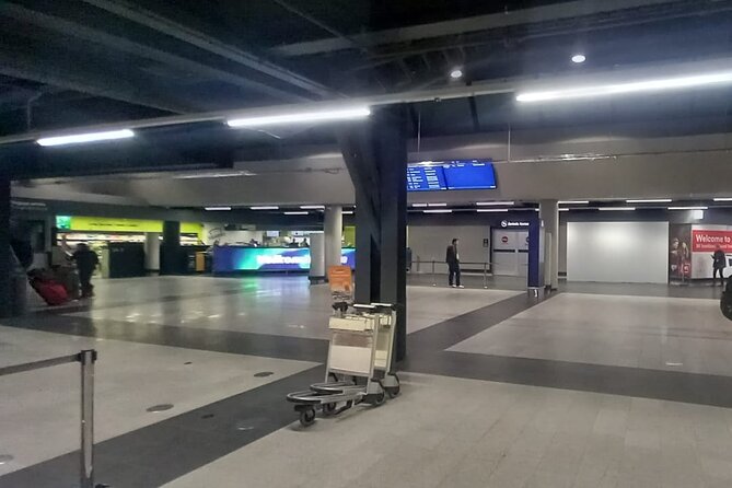 Keflavik International Airport Private Transfer To/From Reykjavik - What the service feels like in practice