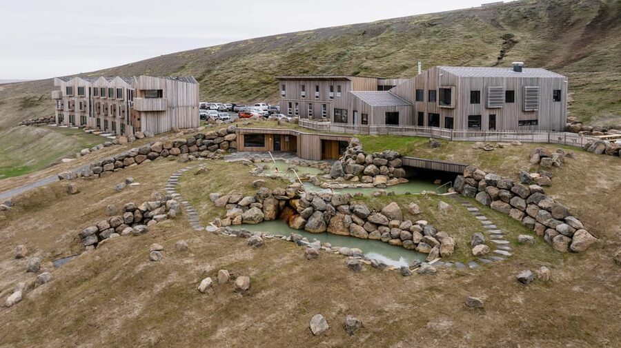 Kerlingarfjöll: Highland Baths Admission - Three geothermal pools with mountain views