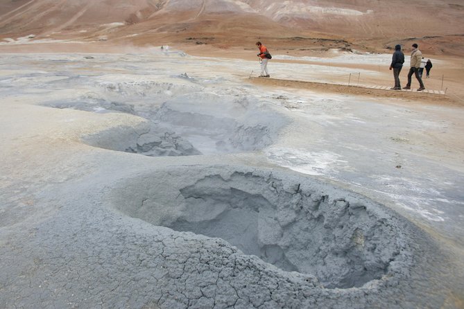 Lake Mývatn and Powerful Dettifoss Day Tour from Akureyri - Timing, food, and cruise-day planning