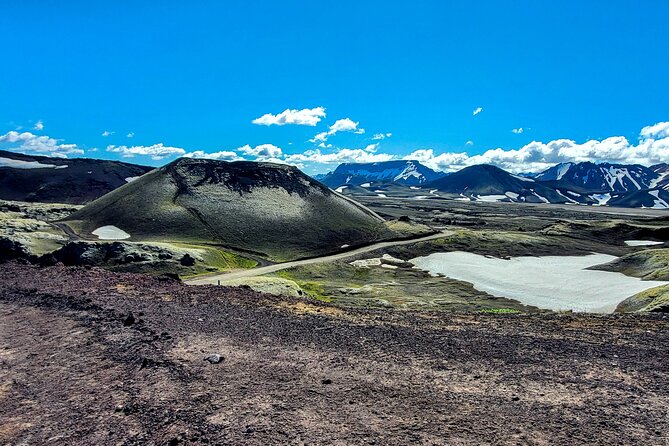 Landmannalaugar, Hekla, Sigoldugljufur 4x4 tour with Hiking - Crossing the lava near Hekla