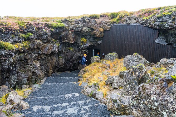 Lava Caving Experience - The details you should watch for inside
