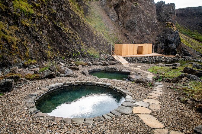 Lava Waterfalls, Sagas & Unique Canyon Baths - Small Group Tour - Glanni and the volcanic craters of Bifröst
