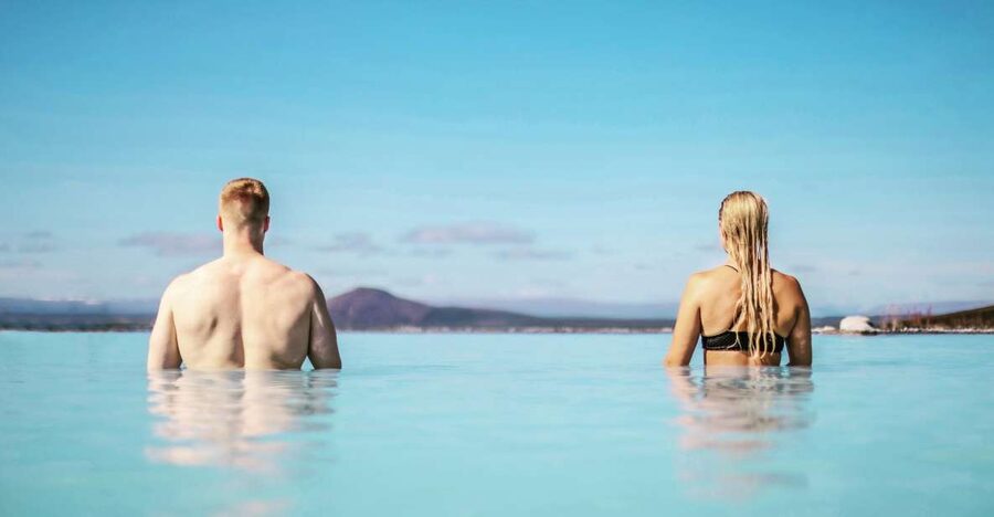 Mývatn: Myvatn Nature Baths Admission Ticket - The geothermal lagoon, steam, and changing temperatures