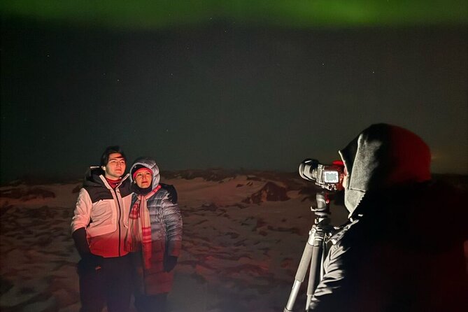 Northern Lights 4x4 Tour with Pastries and Cocoa from Reykjavik - Cocoa, pastries, and staying warm
