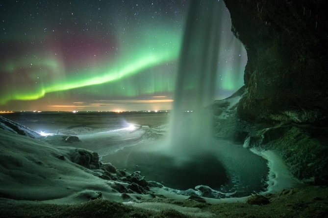Northern Lights Bus Tour from Reykjavik with Hot Chocolate - Photography and the moments between sightings
