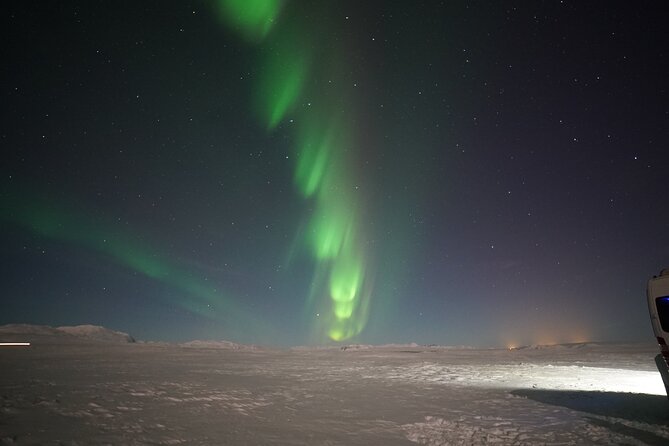 Northern Lights In luxury off-road SUV with Photos and Treats - Searching for the aurora beyond the city