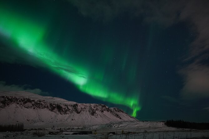 Northern Lights In luxury off-road SUV with Photos and Treats - Photos without losing the moment