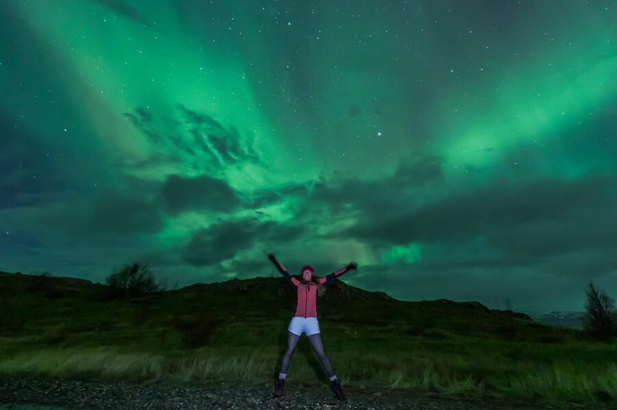 Northern Lights in Mini Bus, Photos, Hot Cocoa and Pastries - Making the most of the included photos