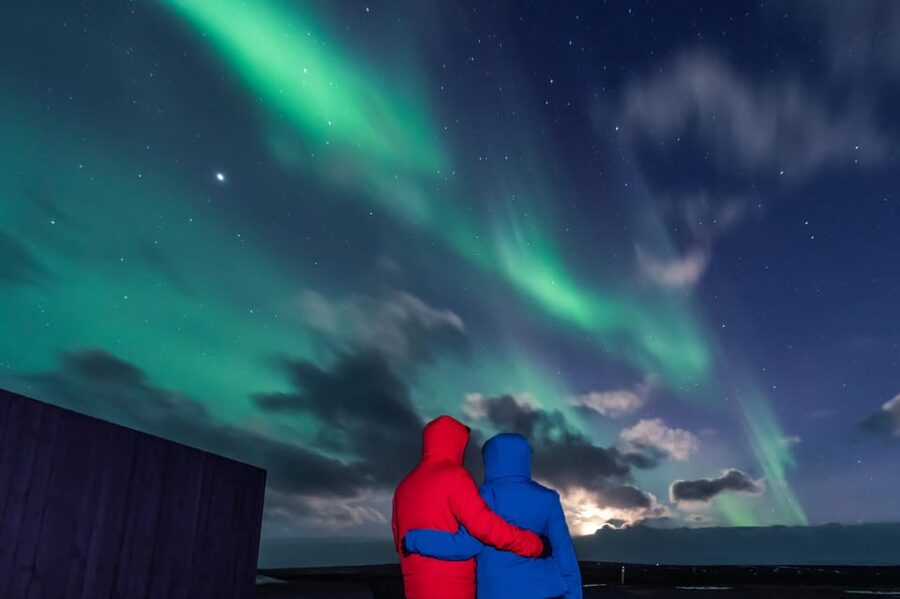 Northern Lights in Mini Bus, Photos, Hot Cocoa and Pastries - Booking and timing tips for Reykjavik