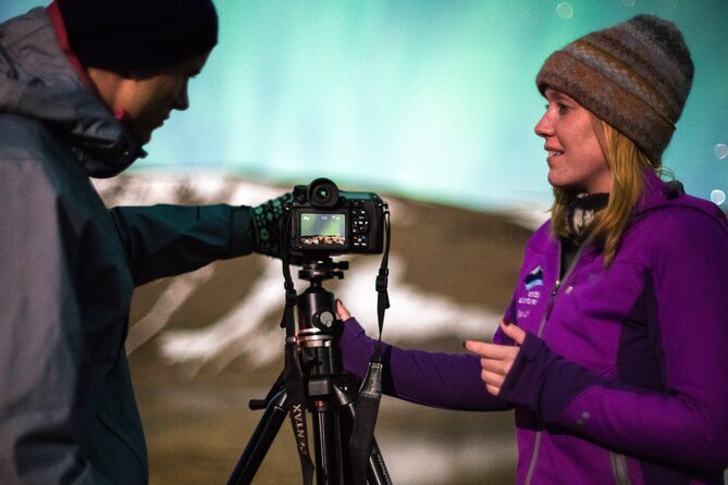 Northern Lights Minibus Tour with Hot Cocoa, Blankets & Photos - Is $106.44 a fair price?