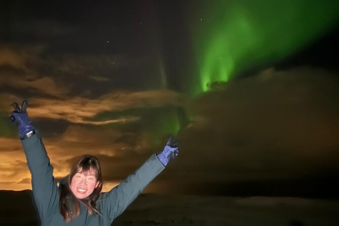 Northern Lights Private Guided Tour With Professional Photos - Waiting under Iceland’s dark sky