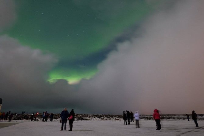 Northern Lights Small Group Guided Tour from Reykjavik - How small is a 19-person group?