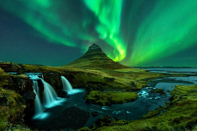 Northern Lights Small Group Tour from Reykjavik - Why the small minibus matters