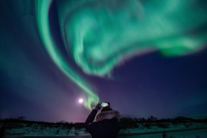 Northern Lights Small-Group Tour with Hot Chocolate & Photos - Who should book this Northern Lights tour?