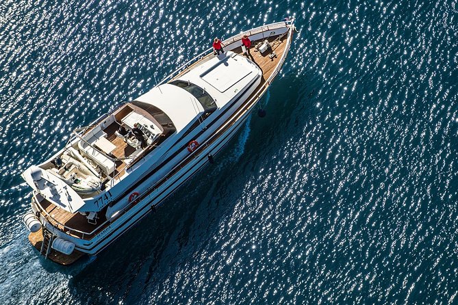 Northern Lights Yacht Cruise - The small yacht question: 35 people or 95?
