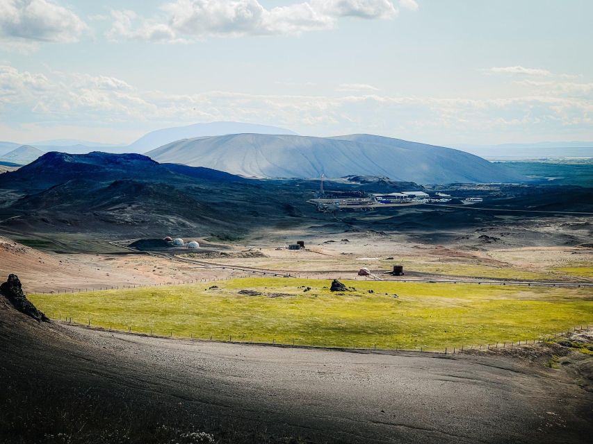 Port Akureyri: Godafoss Waterfall, Myvatn and Baths Tour - A small minibus and guides who shape the day