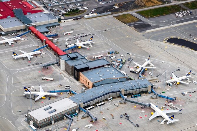Private Airport Transfer from Keflavik airport to hotels in Reykjavik area - Key points at a glance