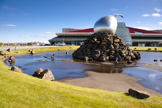 Private Airport Transfer with Blue Lagoon - Admission included - Pickup details you should get right