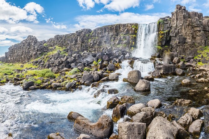 Private Bespoke Golden Circle Tour - What the private vehicle and guide add