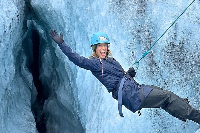 Private Extreme Encounter w/ ropes on Sólheimajökull Glacier - Weather, clothing, and the practical limits