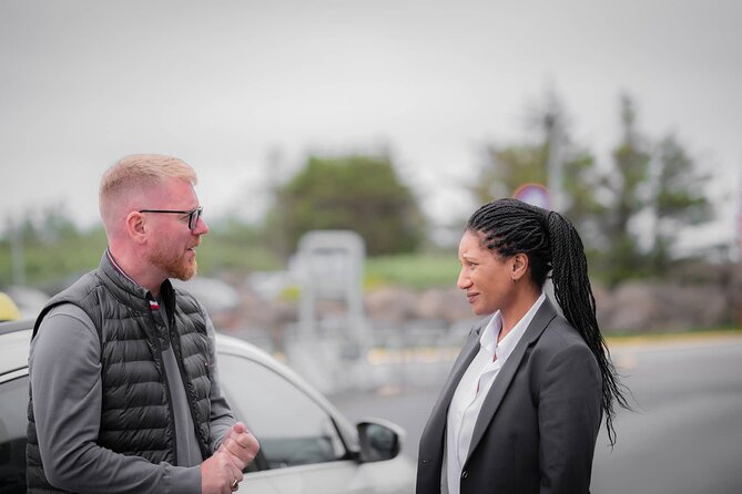 Private Keflavik Airport/Reykjavik Harbour Transfers - Meeting Elisabete on the road