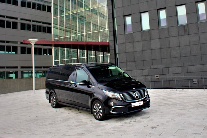 Private Keflavik Airport Transfer (One Way) - Keflavik to Reykjavik, a useful first hour in Iceland