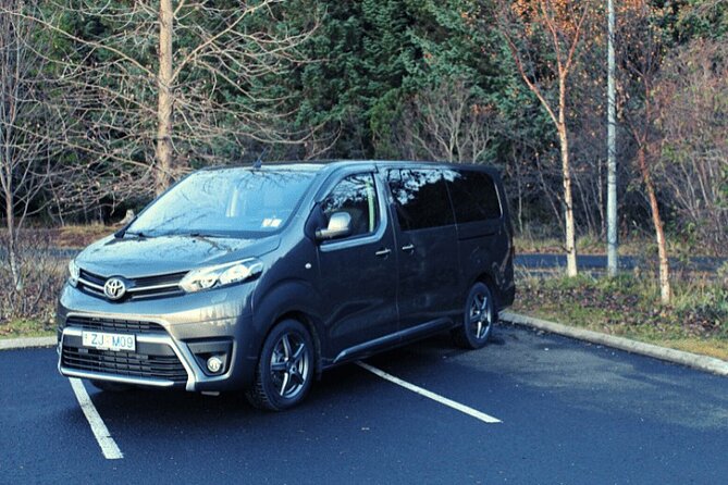 Private Keflavik Airport Transfer (Round trip) - Local drivers who can help you get oriented