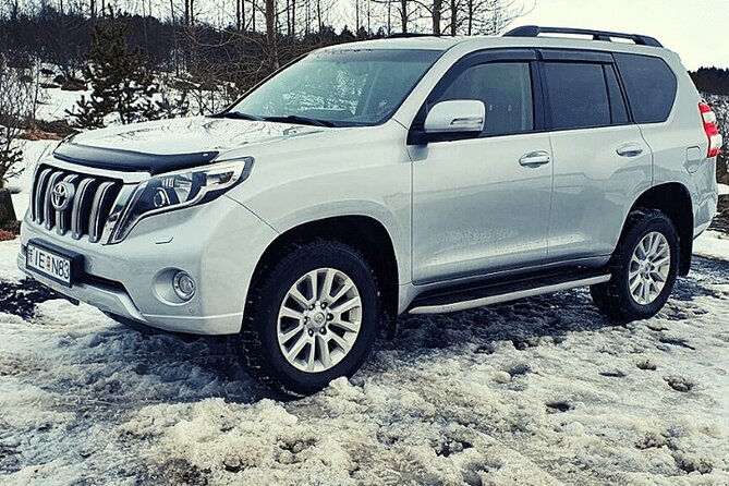 Private Keflavik Airport Transfer (Round trip) - Price and value for small groups