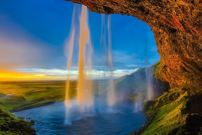 Private South Coast Tour of Iceland Including 6+ Main Attractions - Reynisfjara: beautiful black sand with a serious warning